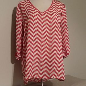 Kiara chevron coral white top. XL
